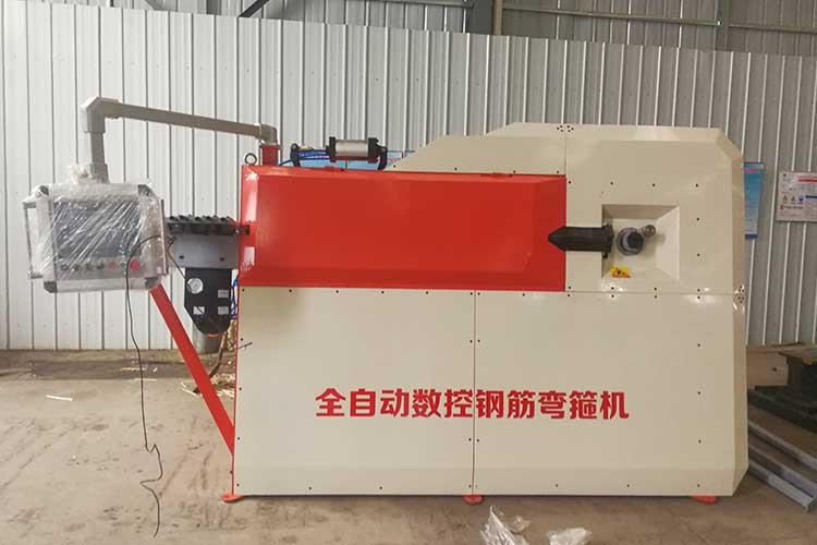 鋼筋彎曲彎箍機采用CNC伺服控制系統，可自動完成鋼筋矯直、定尺、彎箍、切斷等工序